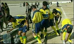 pamirsplayerstryontheirnewkit.jpg